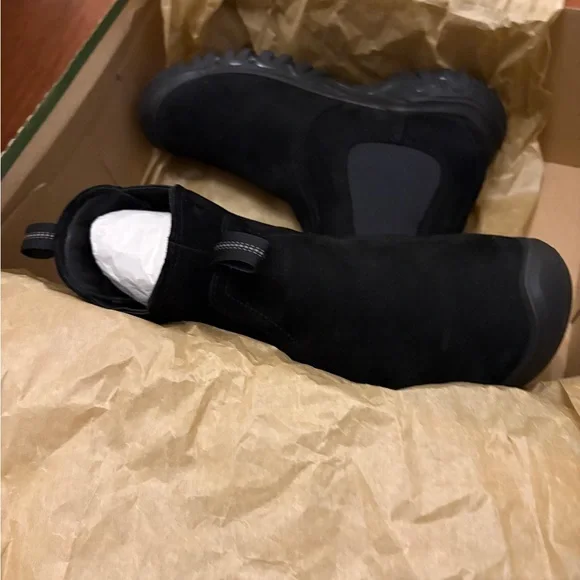 Keen Black Winter Boots - Picture 14 of 14